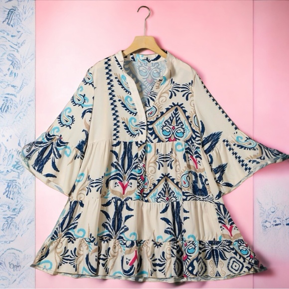 Boho Casual Mini Dress featuring Stylish Floral and Artistic Printed Fabric - Picture 4 of 5